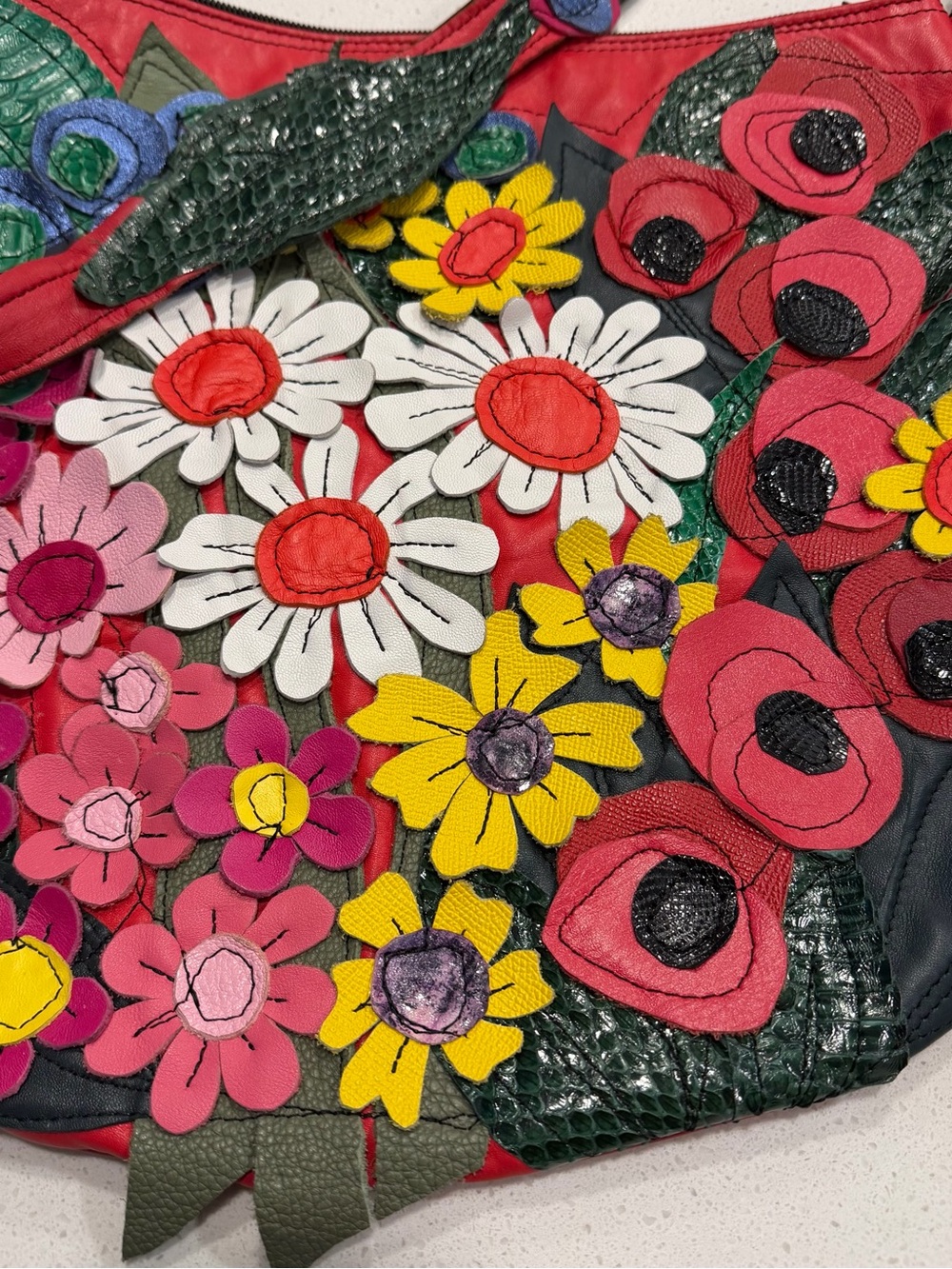 🌼One of A Kind Colorful Floral Appliqué Leather Shoulder Bag - Red & Multicolor - Picture 3 of 6